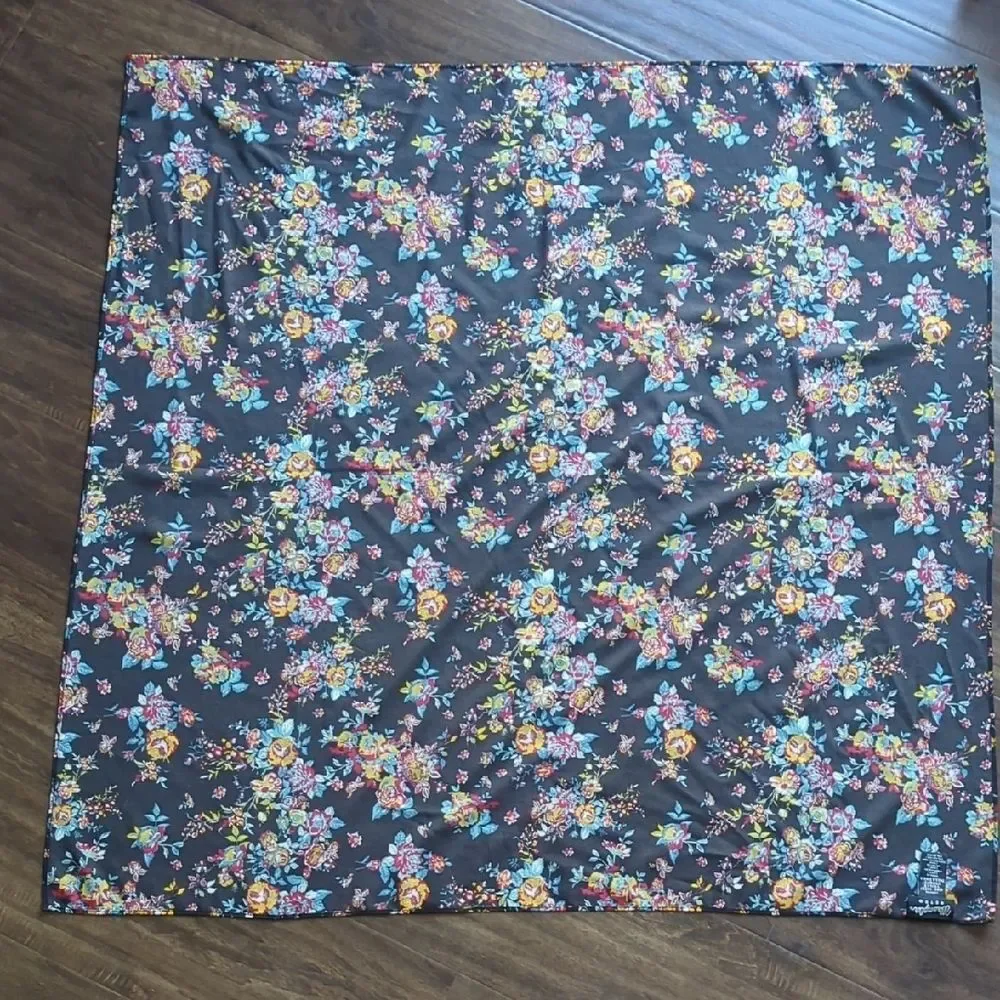 Retro Floral Scarf Wrangler